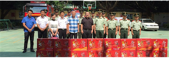 軍民魚水情深 慰問消防官兵